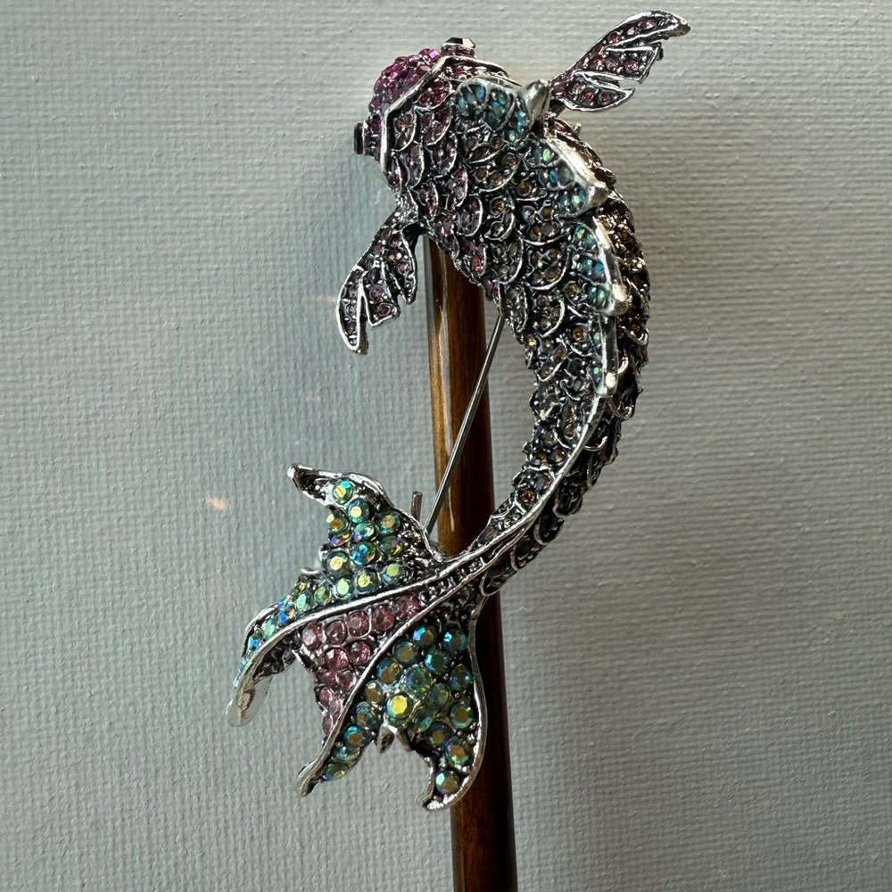 Betsy Johnson Colorful Fish Brooch NEW - Picture 3 of 6